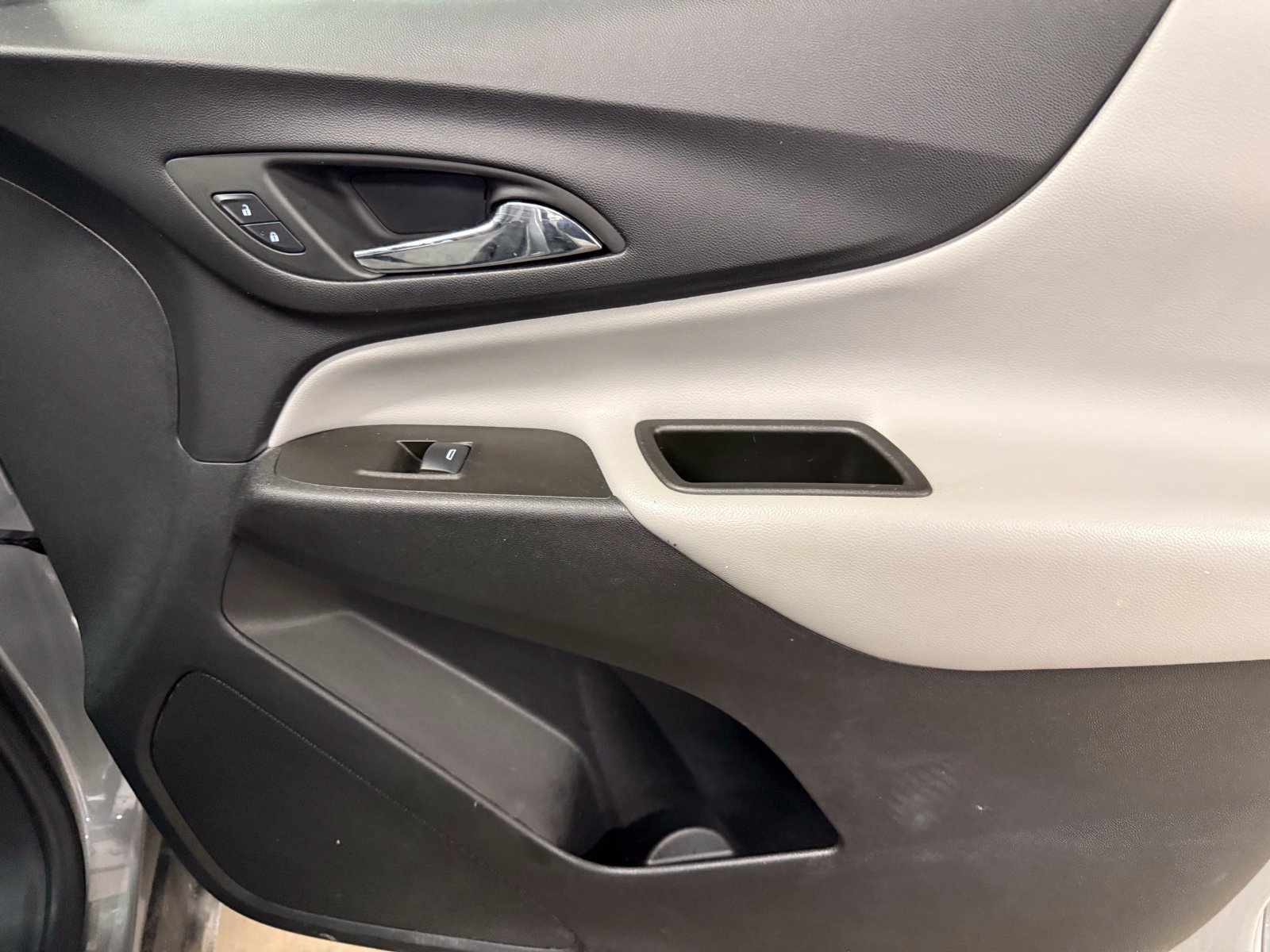 Used 2024 Chevrolet Equinox LS w/ LS Convenience Package FWD image 19