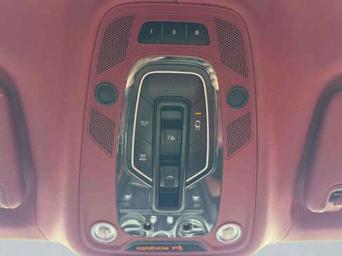 Used 2018 Bentley Bentayga AWD/4WD image 46