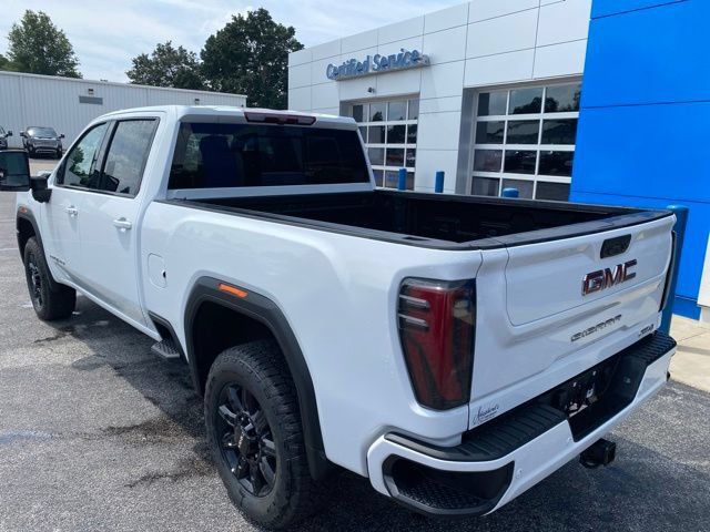 Used 2025 GMC Sierra 2500 AT4 AWD/4WD image 2