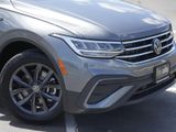 Used 2022 Volkswagen Tiguan SE w/ Panoramic Sunroof Package image 3