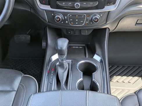 Certified 2023 Chevrolet Traverse Premier FWD image 30