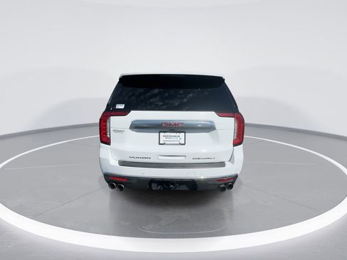 Used 2022 GMC Yukon XL Denali image 7