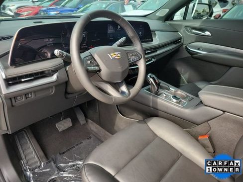 Used 2025 Cadillac XT4 Premium Luxury FWD image 16