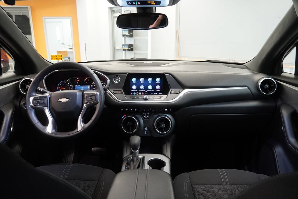 Used 2021 Chevrolet Blazer LT FWD image 19