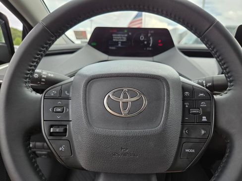 Certified 2025 Toyota Prius LE FWD image 21