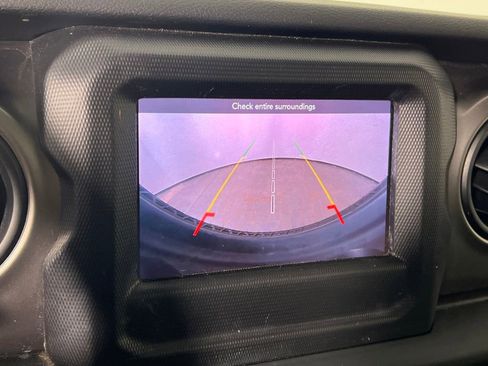 Used 2018 Jeep Wrangler Unlimited Sport S image 30