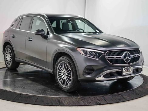 Used 2026 Mercedes-Benz GLC 300 image 3