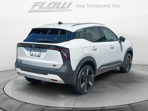 Used 2026 Nissan Kicks SR FWD image 7
