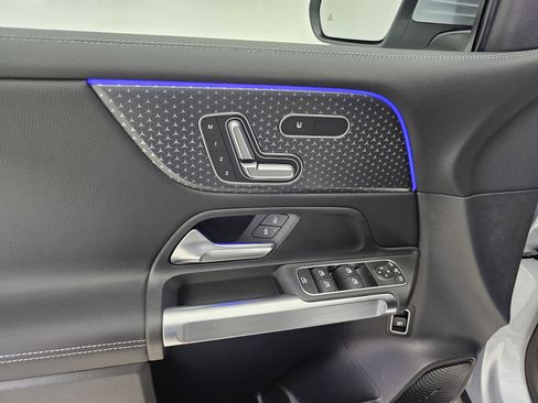 New 2026 Mercedes-Benz GLB 250 4MATIC image 12