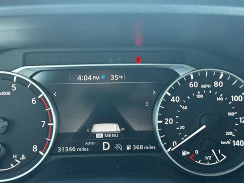 Used 2025 Nissan Rogue SV image 28