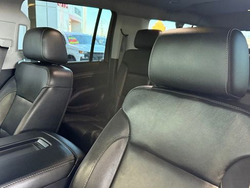 Used 2019 Chevrolet Suburban LT image 22