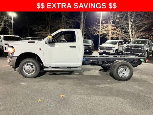 New 2024 RAM 3500 Tradesman image 9
