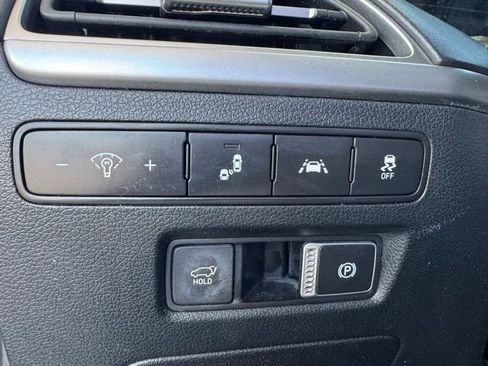 Used 2022 Hyundai Palisade SEL w/ Premium Package FWD image 18