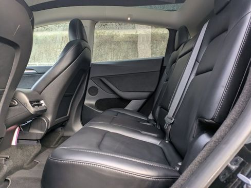 Used 2023 Tesla Model Y Performance image 22