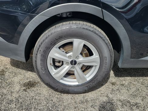 Certified 2023 Kia Sorento LX FWD image 39