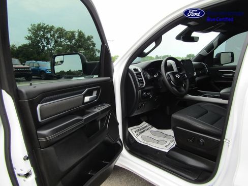Used 2025 RAM 1500 Big Horn AWD/4WD image 17