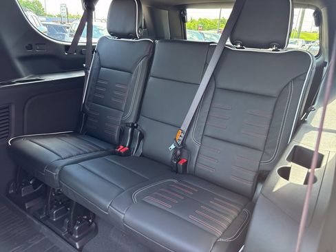 New 2026 GMC Yukon XL AT4 Ultimate w/ LPO, Illumination Package AWD/4WD image 21