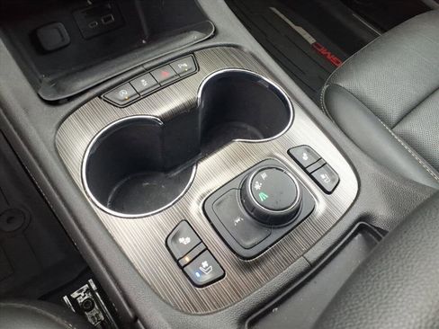 Used 2021 GMC Acadia SLT w/ Preferred Package image 20