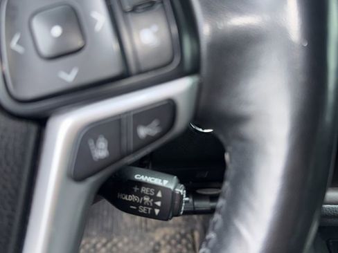 Used 2018 Toyota Highlander XLE image 14