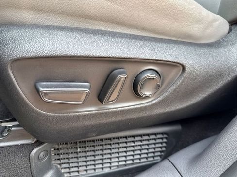 Used 2022 Toyota Sienna XLE image 42