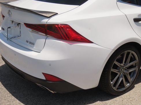 Used 2019 Lexus IS 300 F Sport w/ F Sport Package RWD image 12