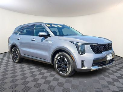 Certified 2025 Kia Sorento S w/ Panoramic Sunroof Package