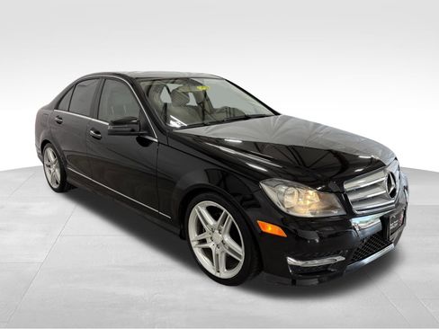Used 2013 Mercedes-Benz C 250 Sedan image 3