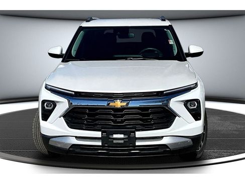 Used 2024 Chevrolet TrailBlazer LT w/ Driver Confidence Package FWD image 4