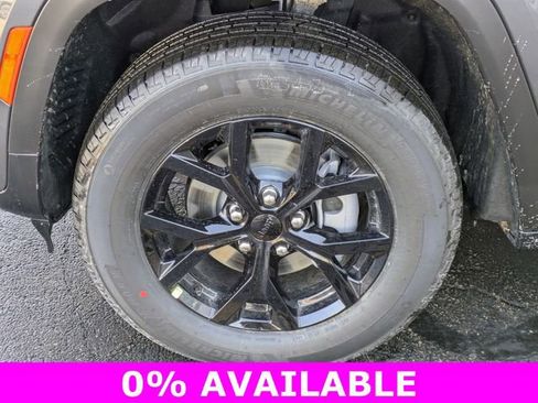 New 2026 Jeep Grand Cherokee Altitude image 30