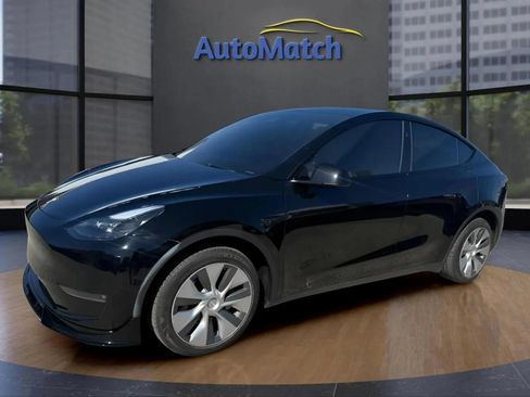 Used 2024 Tesla Model Y Long Range AWD/4WD image 5