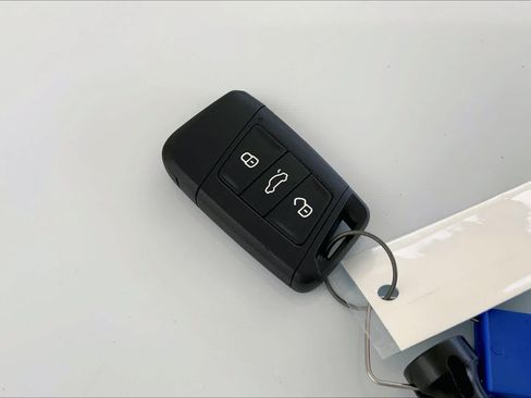 Used 2024 Volkswagen Taos S FWD image 15