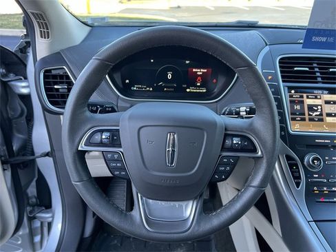 Used 2019 Lincoln Nautilus FWD image 12