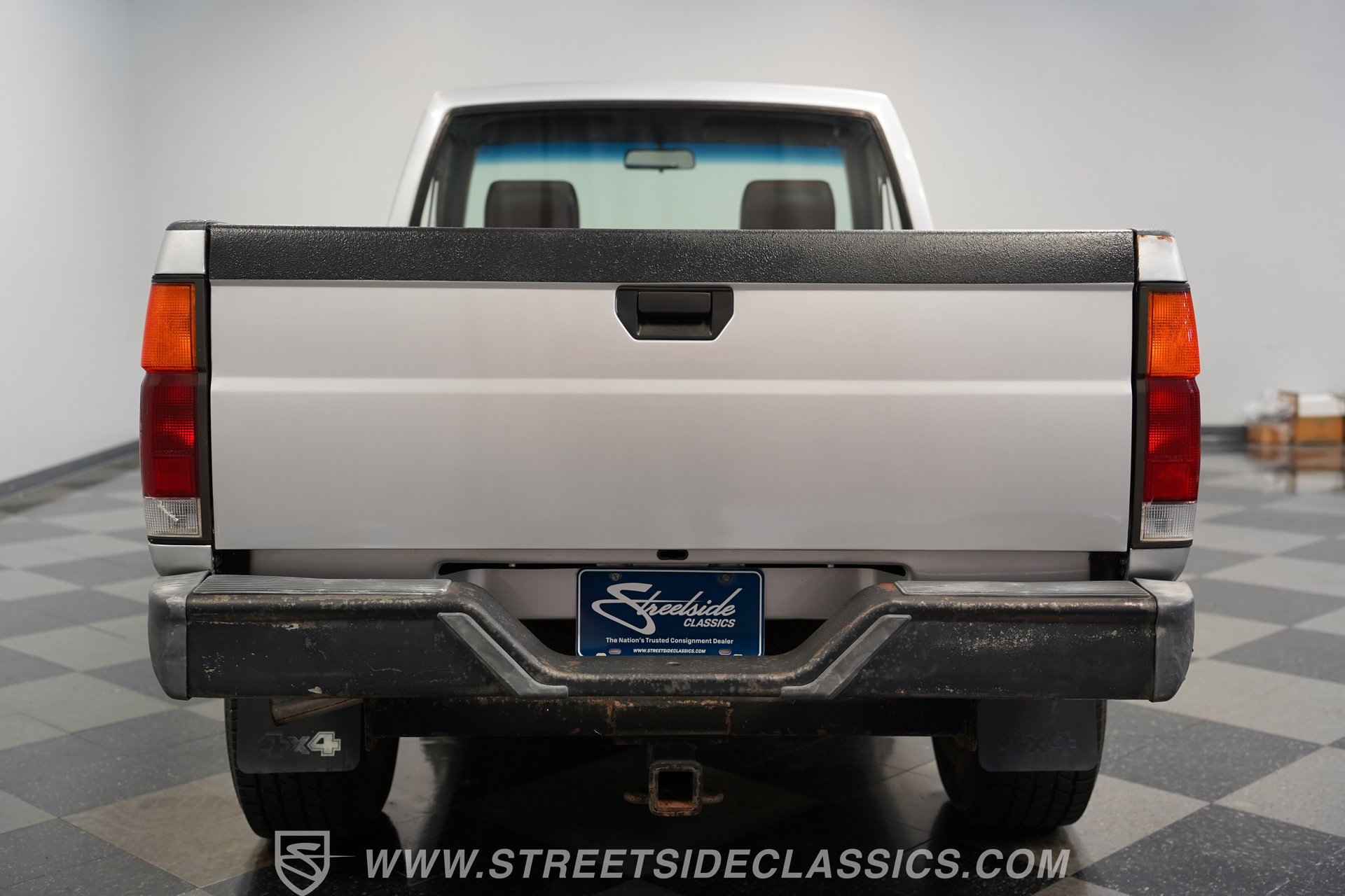 Used 1990 Nissan Pickup 4x4 Regular Cab image 26