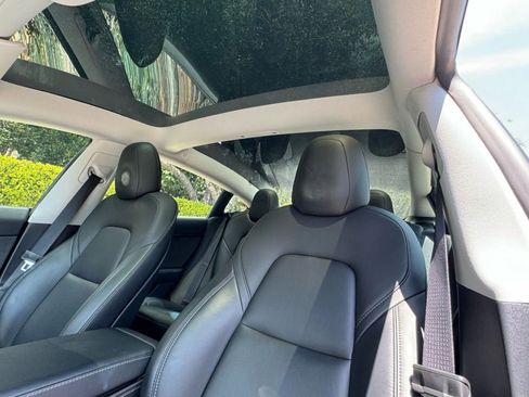 Used 2023 Tesla Model 3 Standard Range image 10