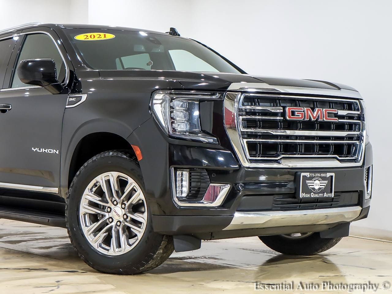 Used 2021 GMC Yukon SLT AWD/4WD image 2