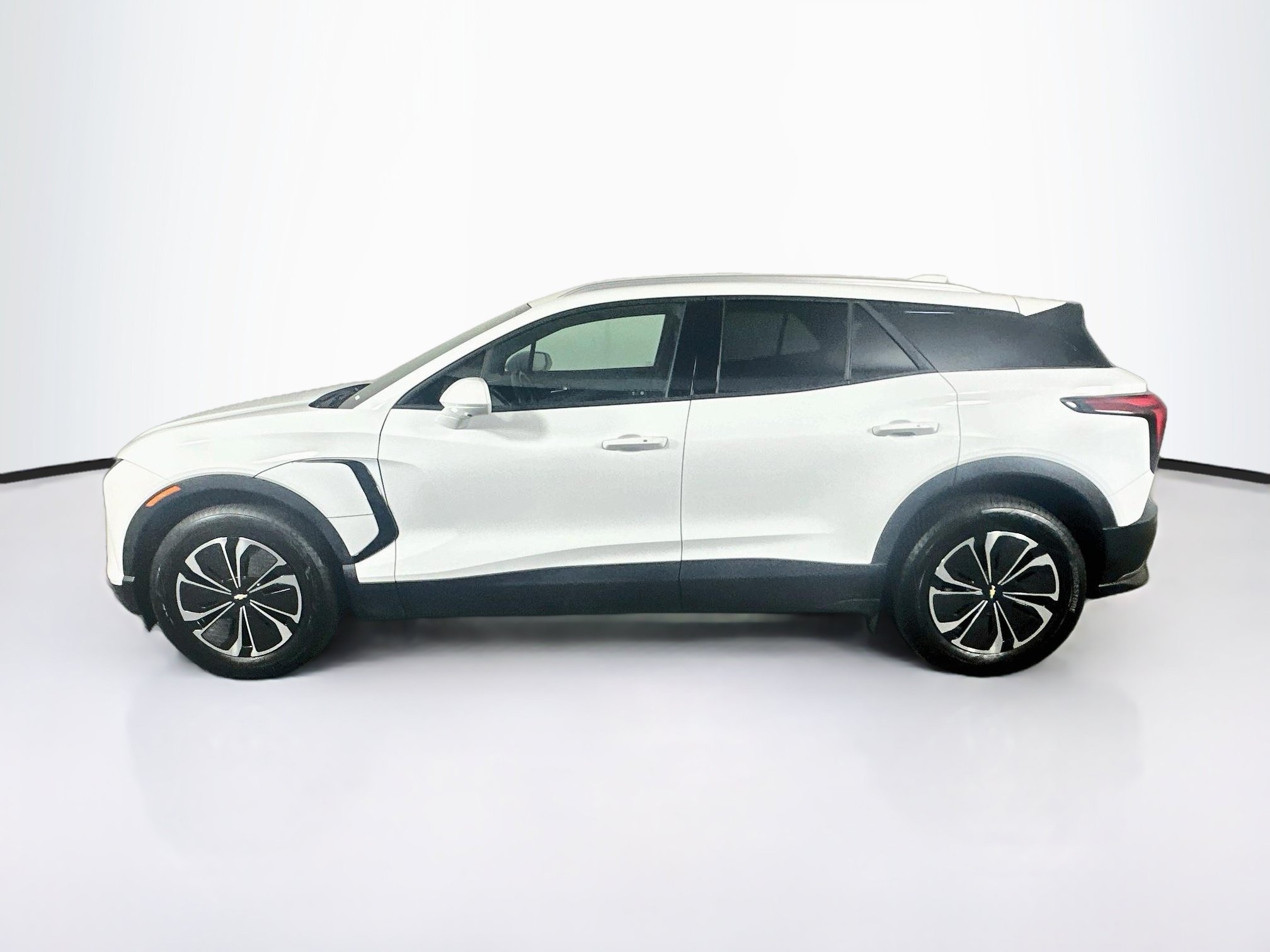Used 2024 Chevrolet Blazer EV LT AWD/4WD image 4