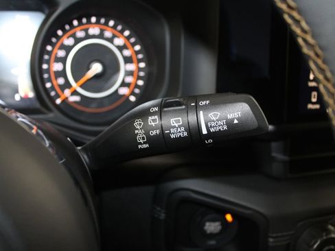 Used 2024 Jeep Wrangler Sahara image 40