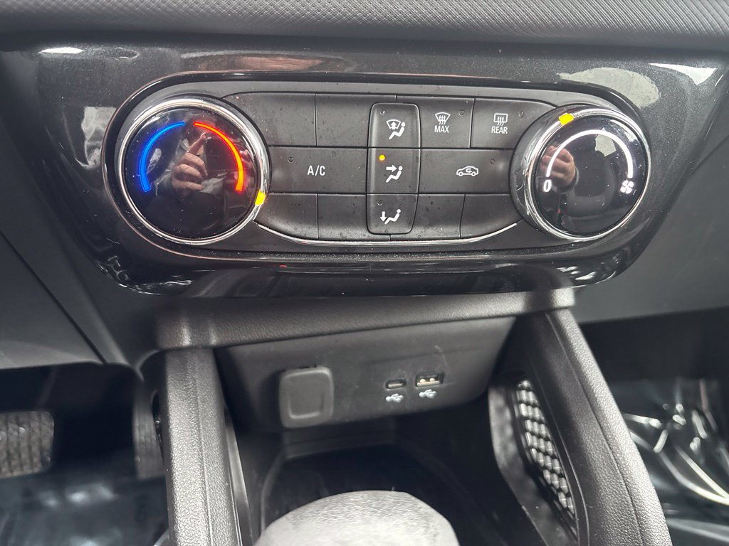 Used 2025 Chevrolet TrailBlazer LT AWD/4WD image 18