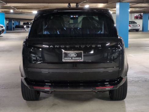 New 2026 Land Rover Range Rover Long Wheelbase SE AWD/4WD image 4