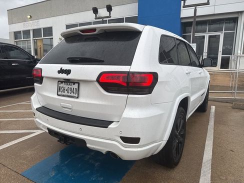 Used 2020 Jeep Grand Cherokee Altitude image 5