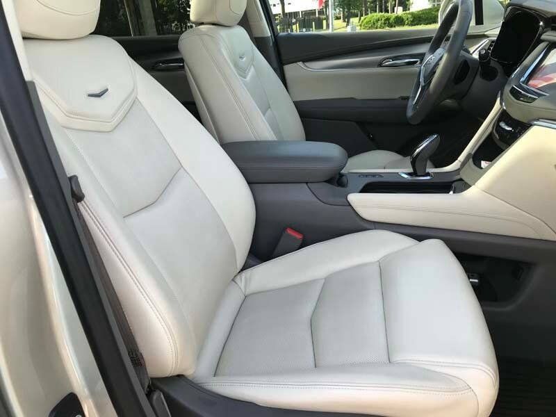 Used 2017 Cadillac XT5 Premium Luxury w/ Driver Assist Package AWD/4WD image 29