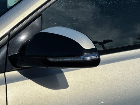 Used 2022 Chevrolet Bolt EUV LT w/ Comfort Package image 50