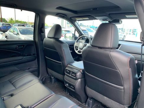 Used 2025 Honda Passport TrailSport image 23