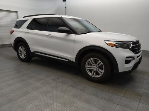 Used 2023 Ford Explorer XLT w/ Equipment Group 202A RWD image 11