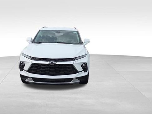 Certified 2024 Chevrolet Blazer LT w/ Convenience Package FWD image 11