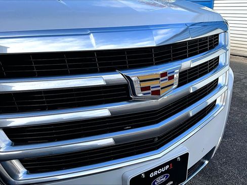 Used 2018 Cadillac Escalade Luxury image 29