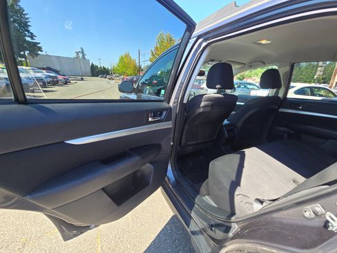 Used 2011 Subaru Outback 2.5i Premium w/ All-Weather Pkg AWD/4WD image 15