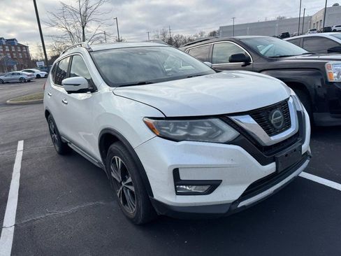 Used 2018 Nissan Rogue SL w/ Premium Package image 4