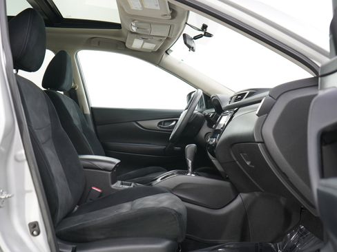 Used 2015 Nissan Rogue SV w/ SV Premium Package AWD/4WD image 11