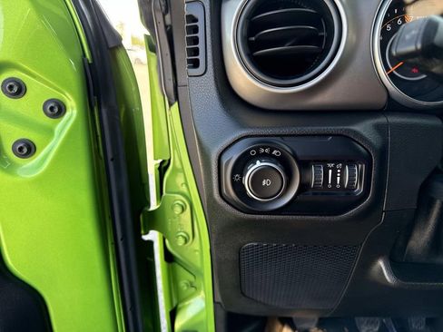 Used 2018 Jeep Wrangler Sport image 25